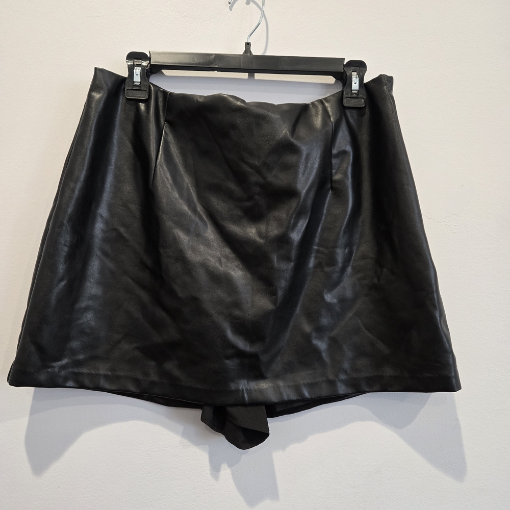 Abercrombie & Fitch Black Vegan Leather Piece